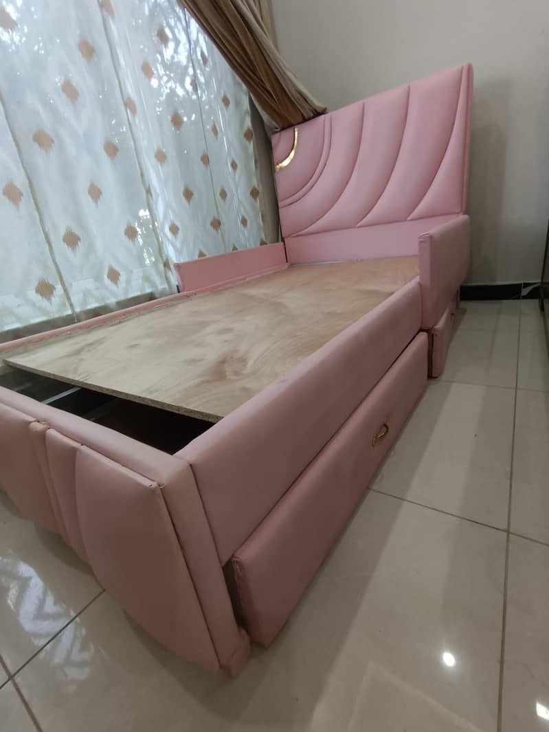 Single Bed with Double Cautions 0
