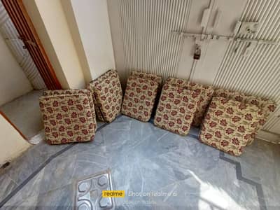 Gaddi Set of Sofa