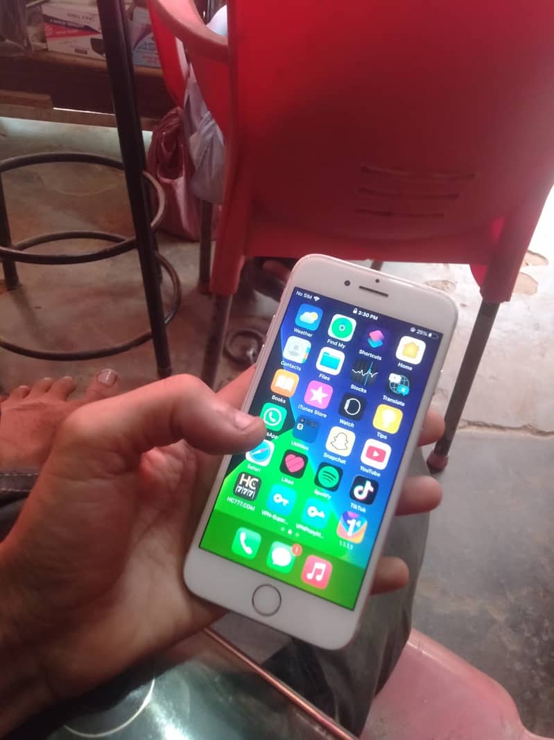 Apple iPhone 7 4