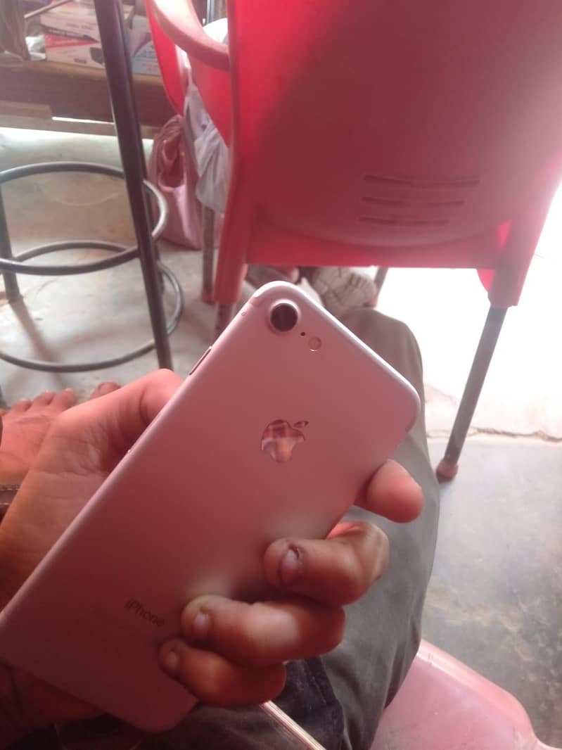 Apple iPhone 7 5