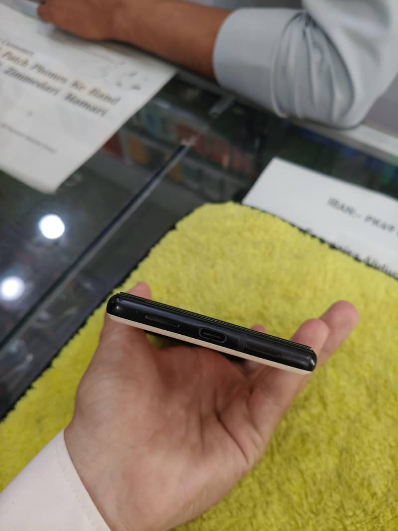 Google Pixel 6 4