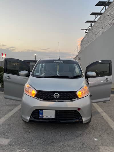 Nissan Dayz Highway Star S-Hybrid PUSH Start