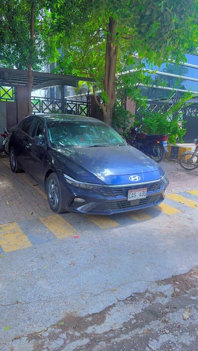 Hyundai Elantra 2024