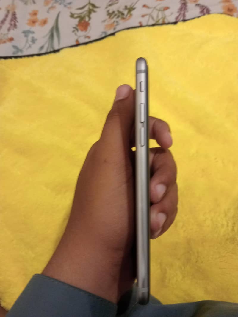 Apple iPhone 6 6