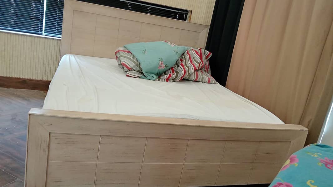 Used Bed Set 0