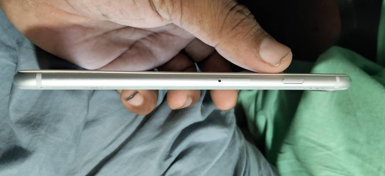 Apple iPhone 8 Plus 2