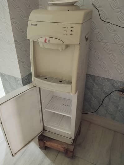 original orient water dispenser with heating and cooling
