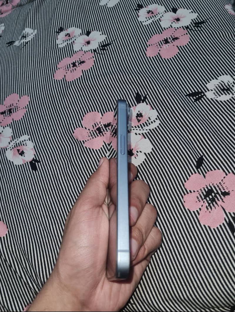 iPhone 14 3