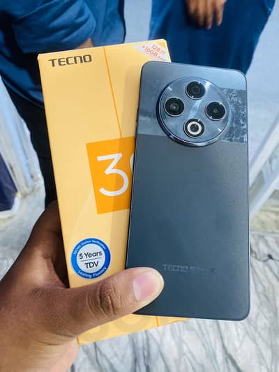 Tecno spark 30 (8/128)