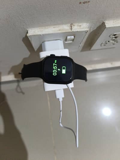 series 11 watch brand new hai use Nahin kiye Abhi Tak all okay battery