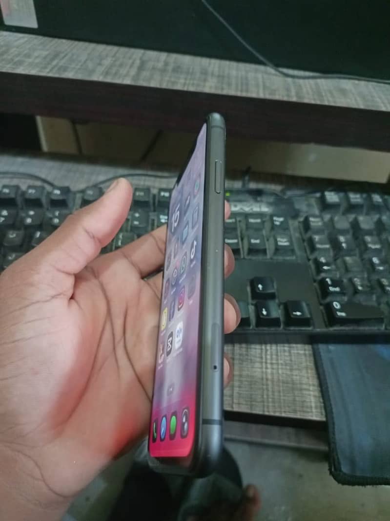 iPhone 11 2
