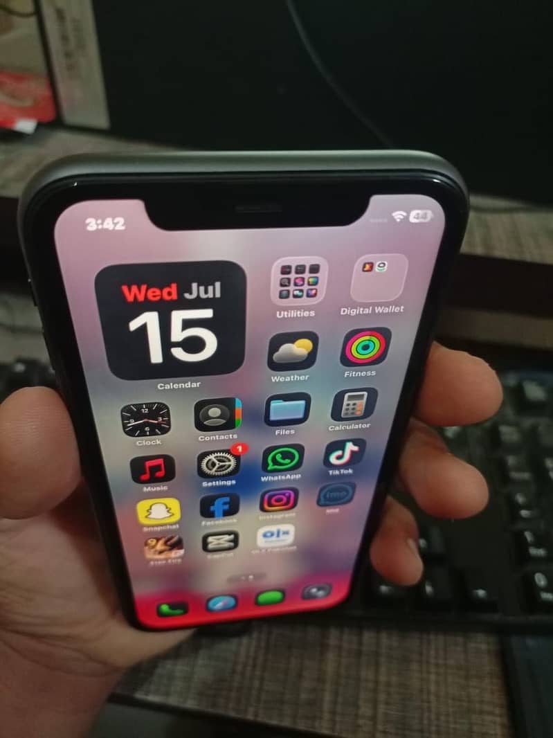 iPhone 11 3