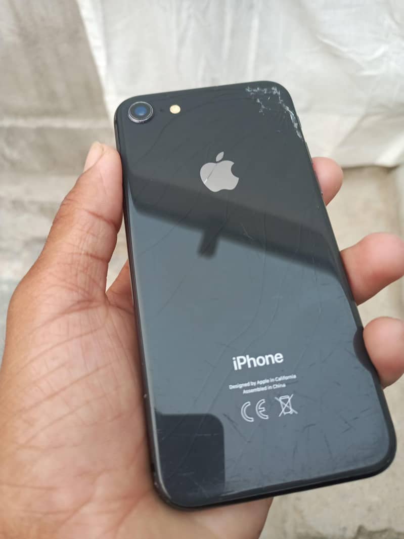 Apple iPhone 8 1