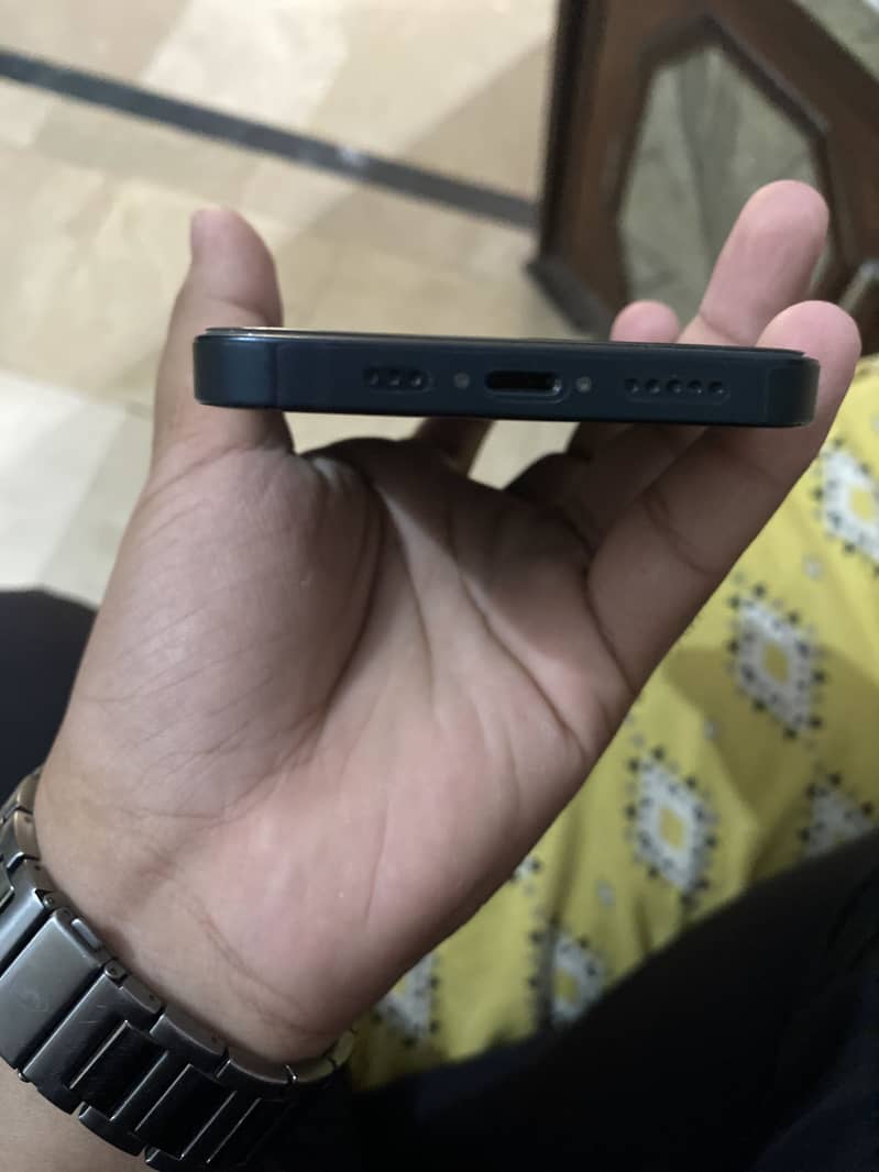 Apple iPhone 13 10