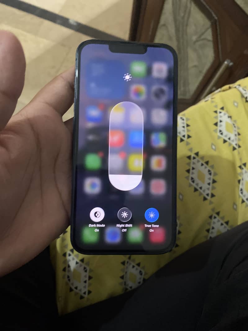Apple iPhone 13 11