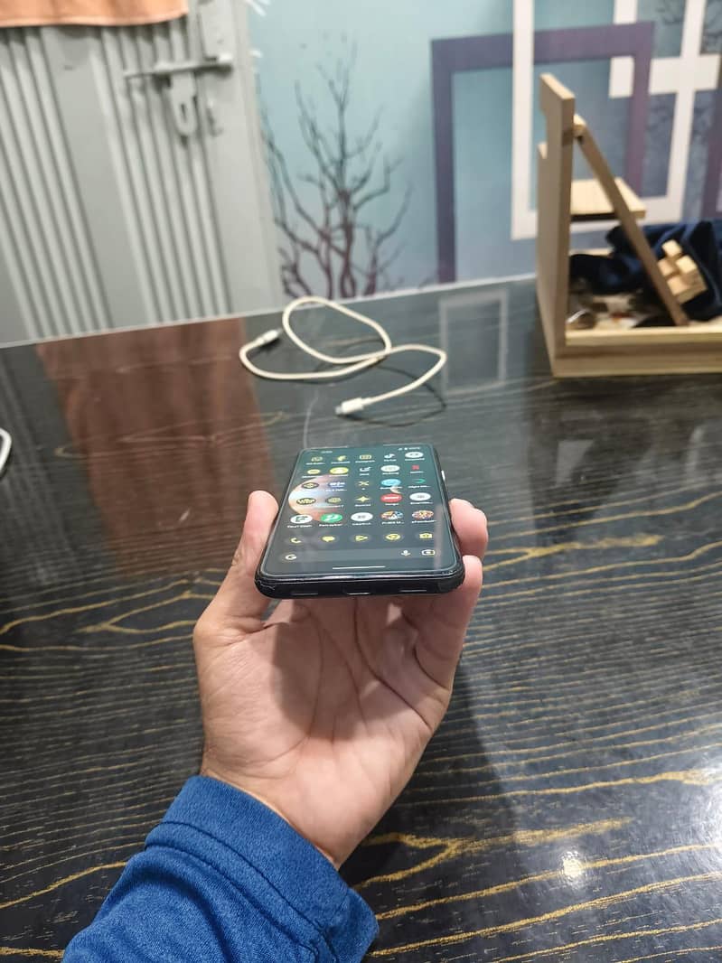 Google Pixel4a 3