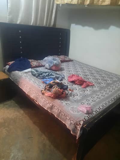 Bed and dressing