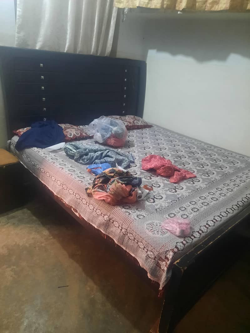 Bed and dressing without matters 0