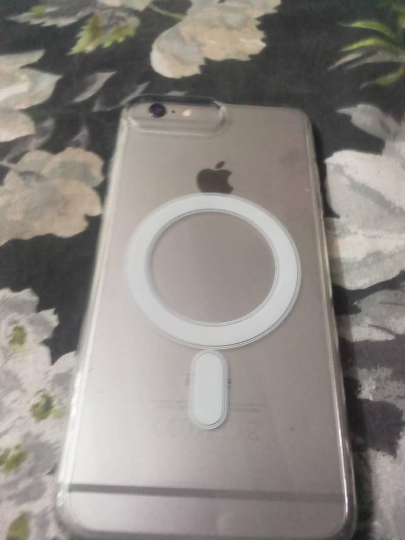 Apple iPhone 6 Plus 1