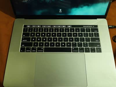 MacBook Pro 2017 15 inch for sale
