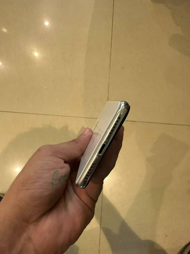 Apple iPhone X 0