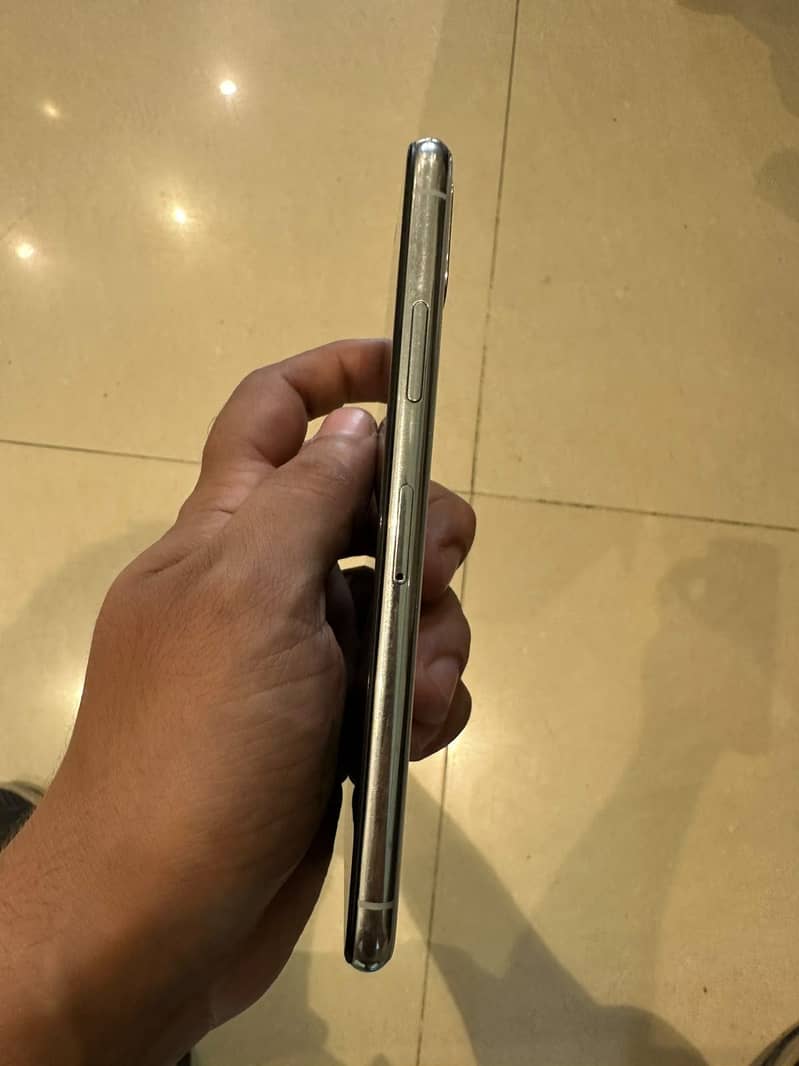Apple iPhone X 2