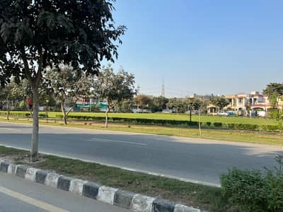 5 Marla Corner Near Park residential Plot For Sale in Lake City Sector M-8 B2