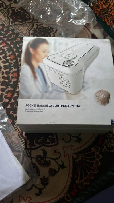 Pocket handheld vein finder system
