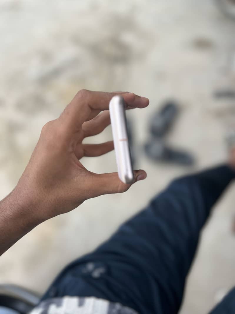 Google Pixel 8 4