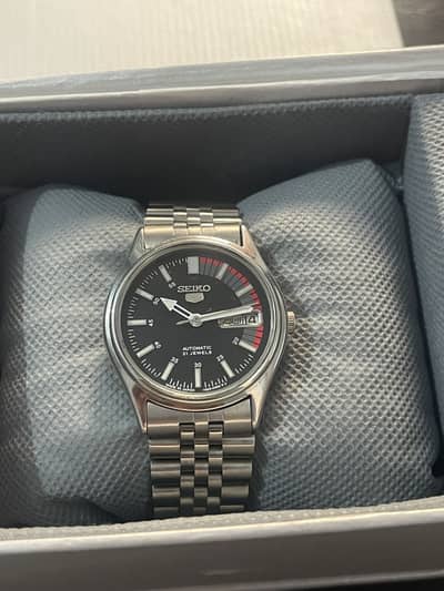 Seiko 5 Racer SNK 375 Railroad Black+red 5-25