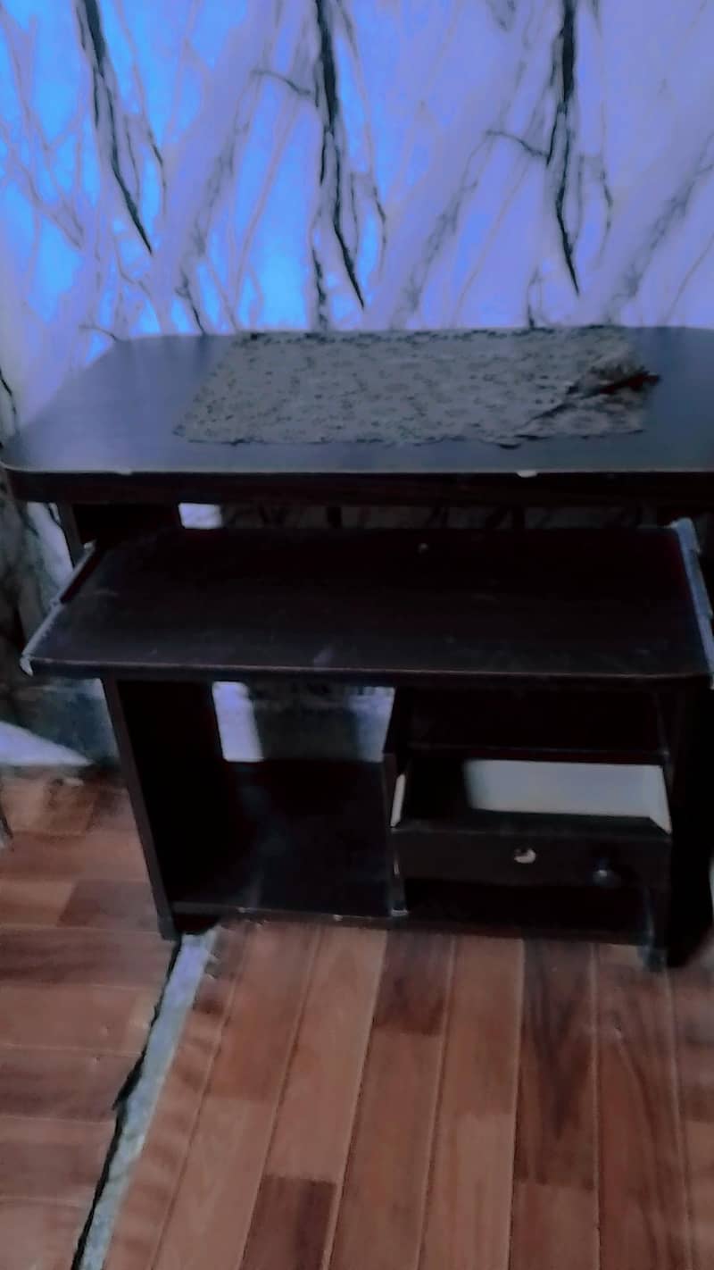 computer trolley 0