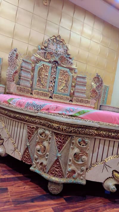 Royal Premium Round Bed Set