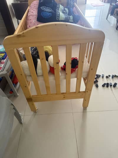 Baby cot no damage
