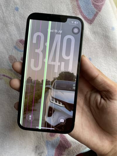 Apple iPhone 13