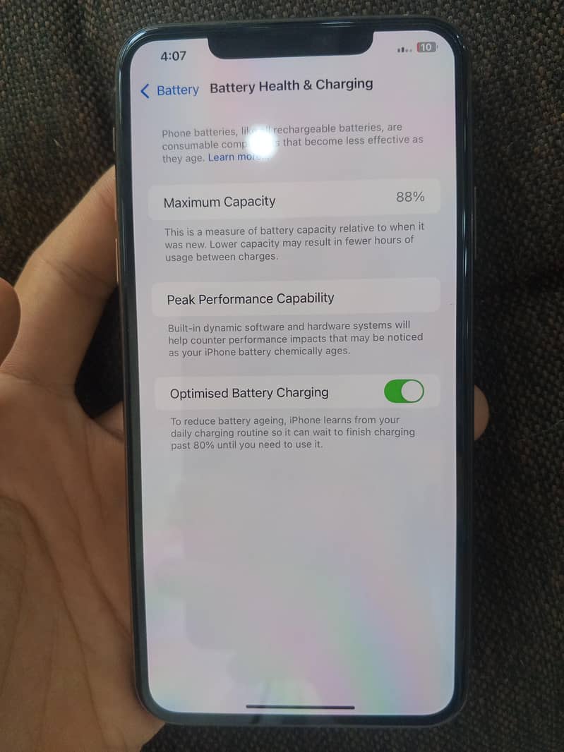 Apple iPhone 11 Pro Max 4