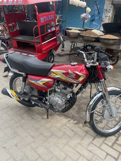 Honda CG 125 2025 red