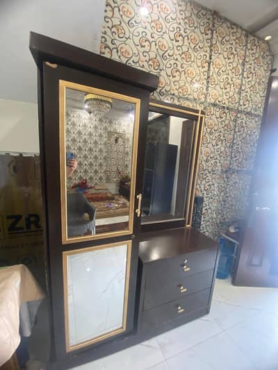dressing table almost new for sale