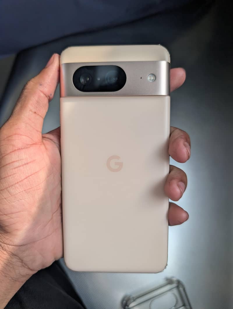 Google Pixel 8 4