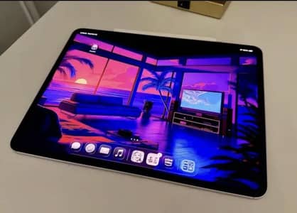 BRAND NEW IPAD PRO M5 13 INCHES CELLULAR - 99% Battery Health