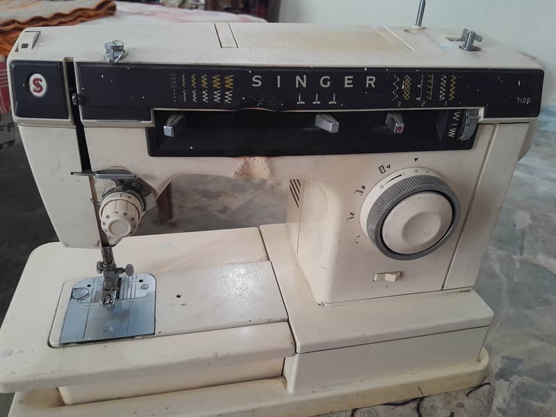 Singer sewing machine 1