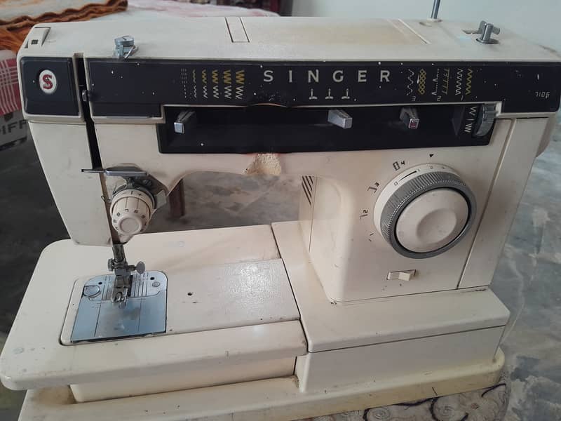 Singer sewing machine 2
