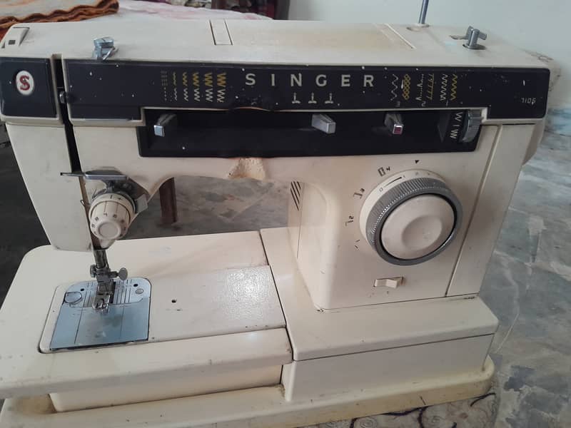 Singer sewing machine 5