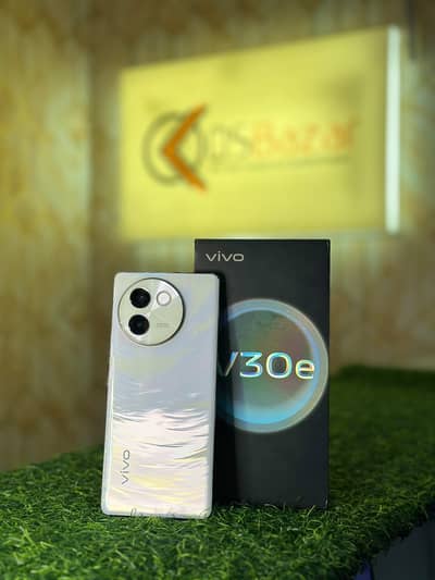 VIVO V30e 8GB Ram 256GB Storage with Box