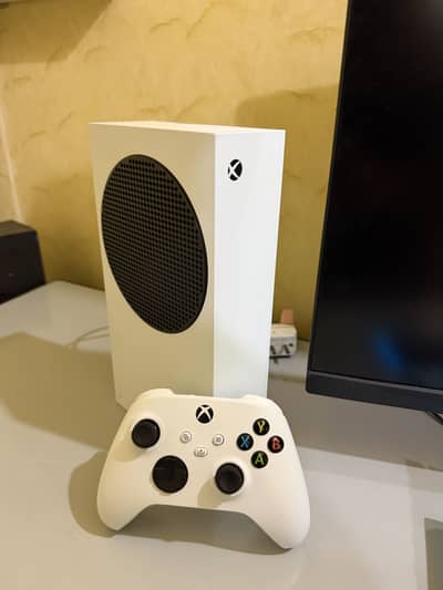 Xbox series s brand new condition console available with free gamepass