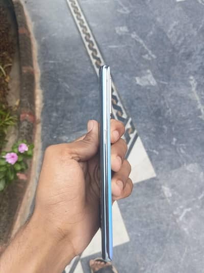 OPPO F15 8/128 GB finger not working only mobile. Sargodha.