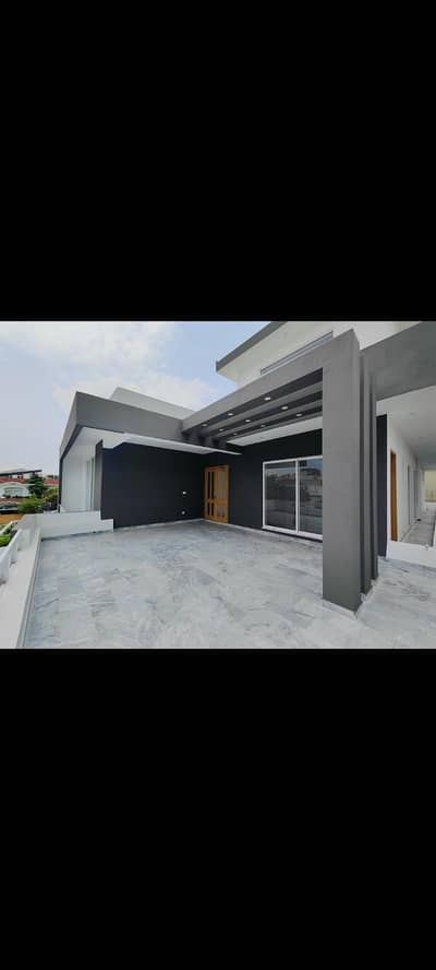 Excellent Brand new 4 beds Upr Living portion