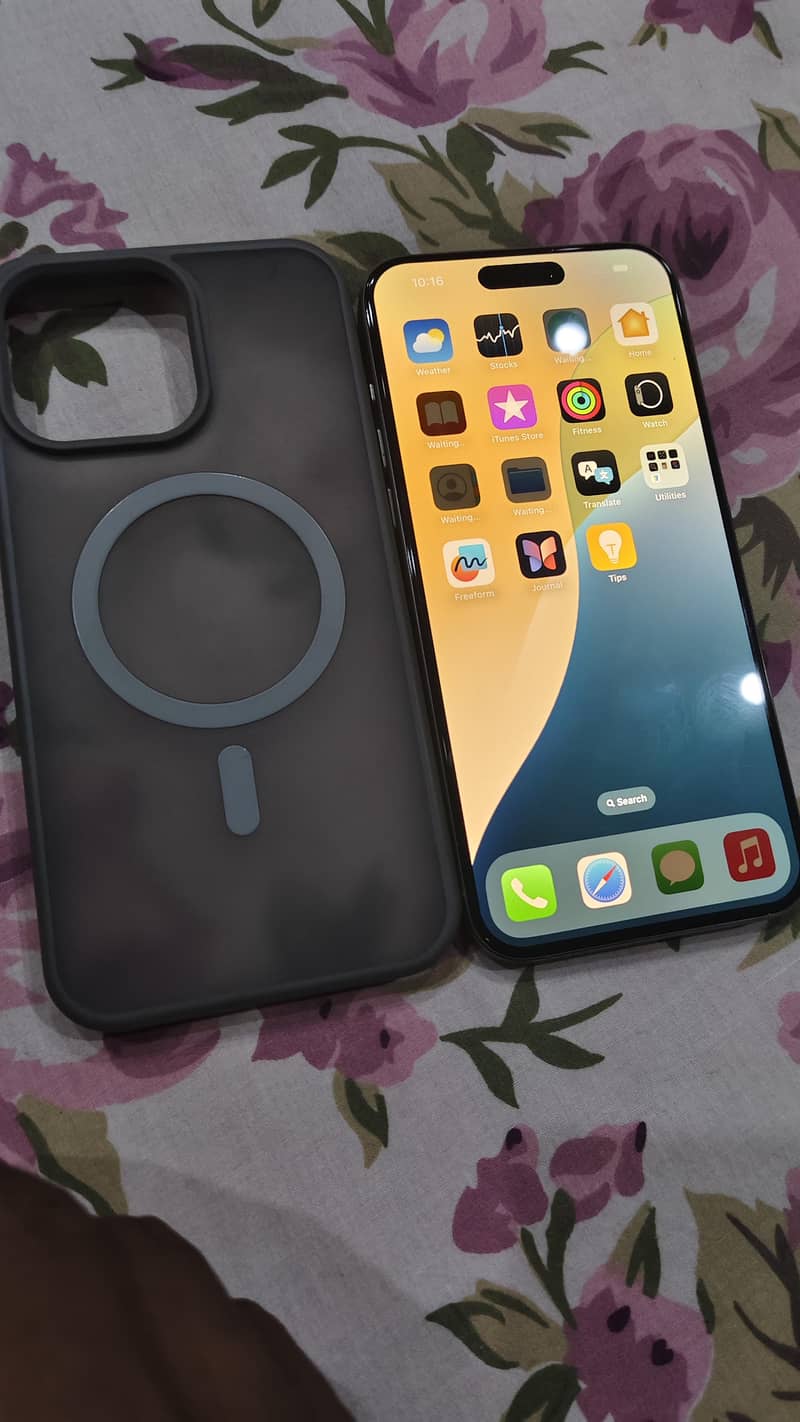 Apple iPhone 15 Pro Max 0