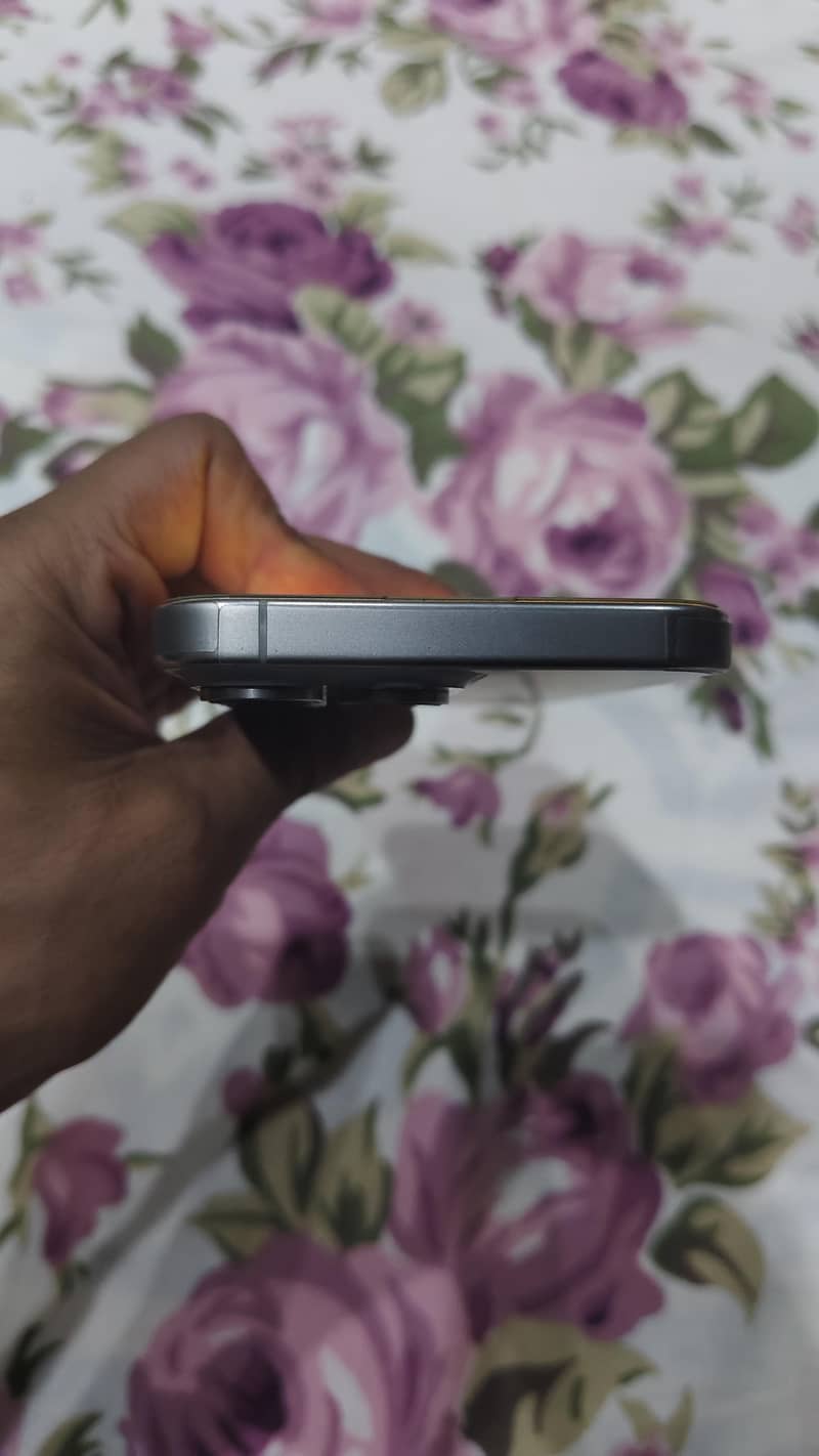 Apple iPhone 15 Pro Max 3