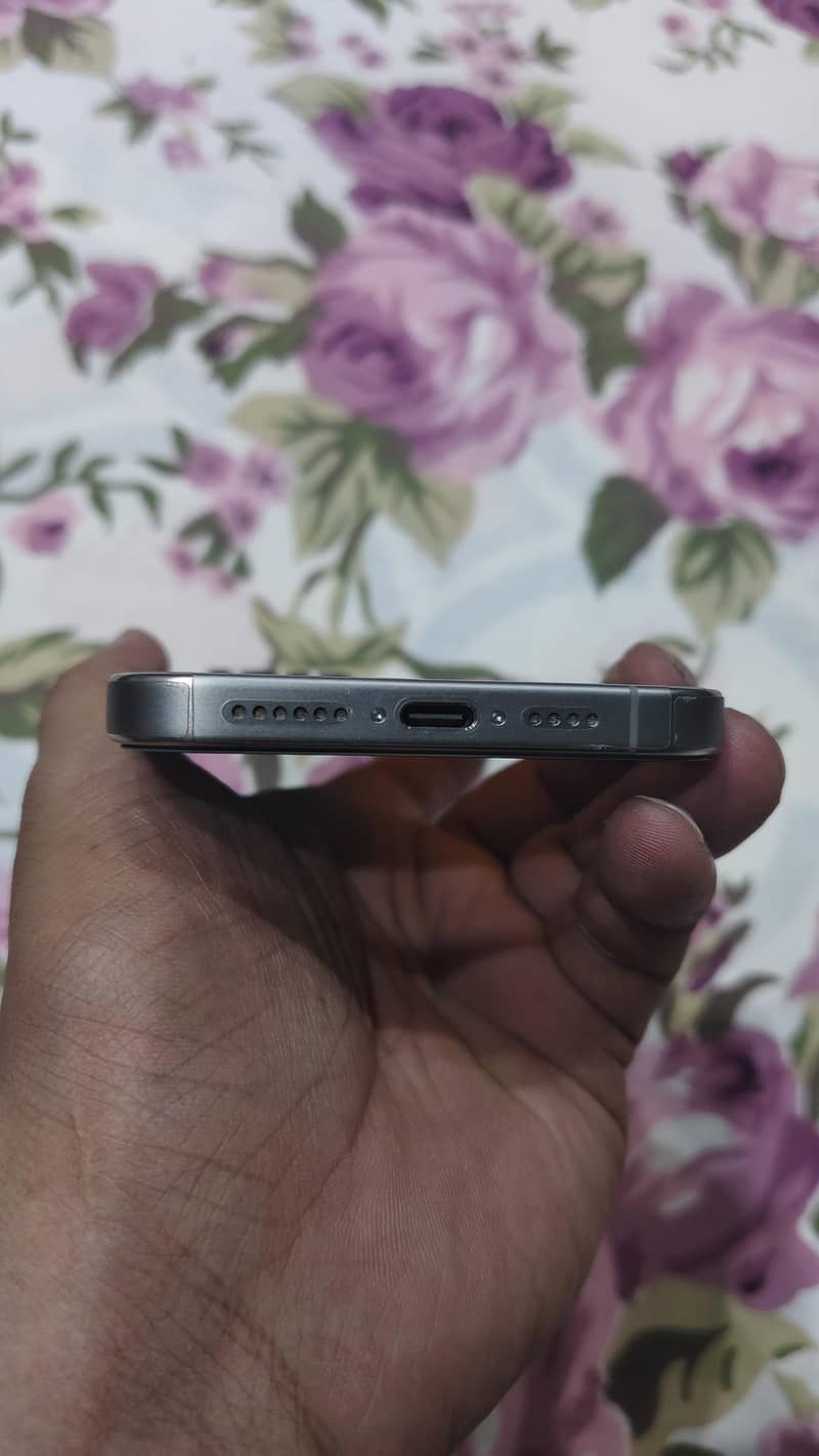Apple iPhone 15 Pro Max 5