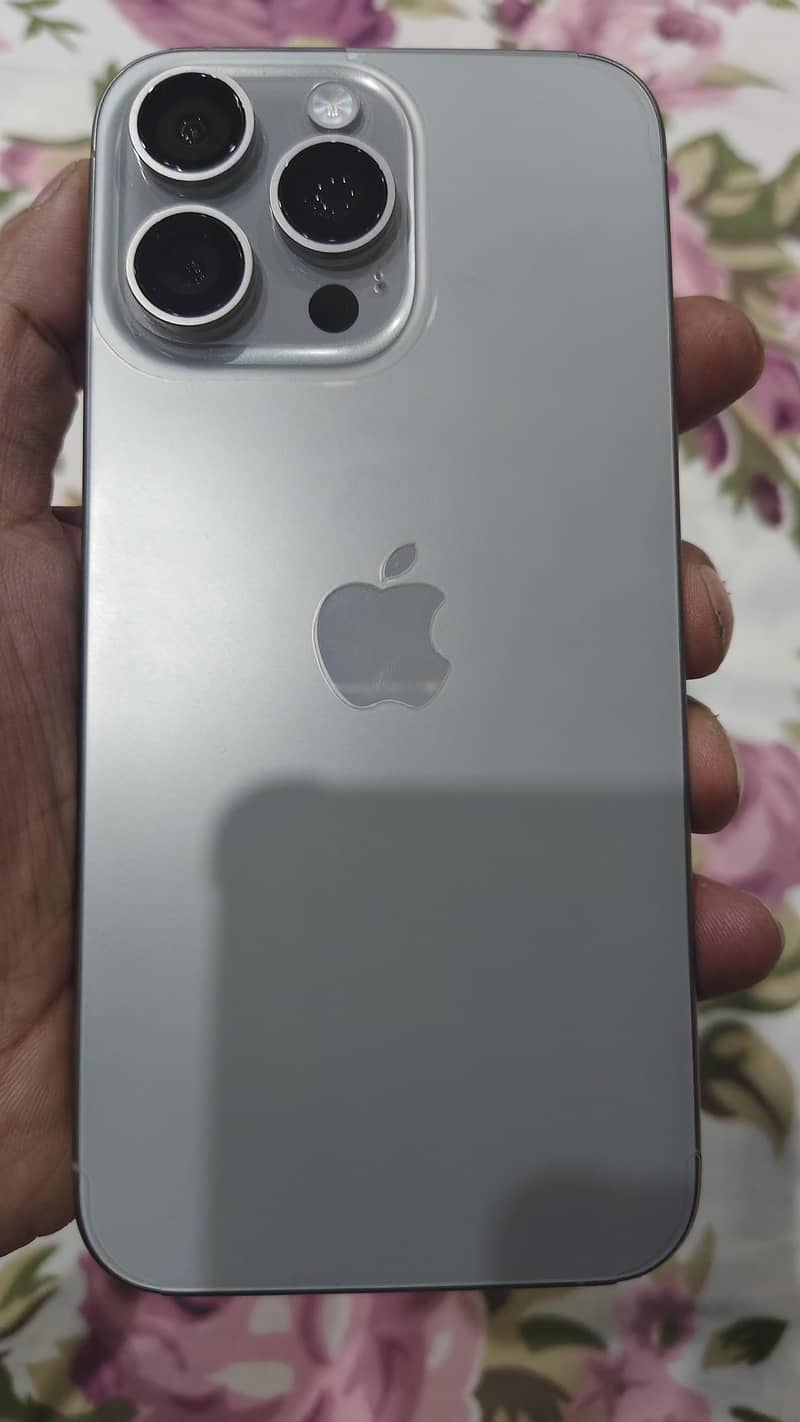 Apple iPhone 15 Pro Max 7